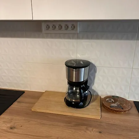 Spacious 4 Bedroom Family 5 Min From Caen דירה *