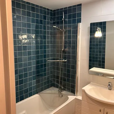 Spacious 4 Bedroom Family 5 Min From Caen